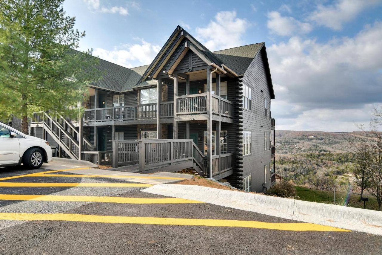 With Pool Near Silver Dollar City! Apartment Branson