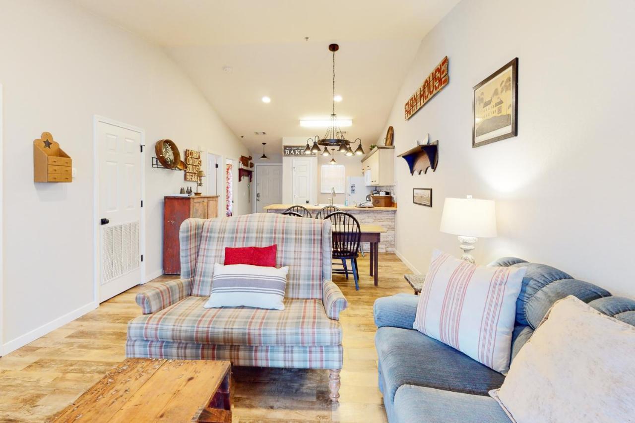 The At Fall Creek Apartment Branson
