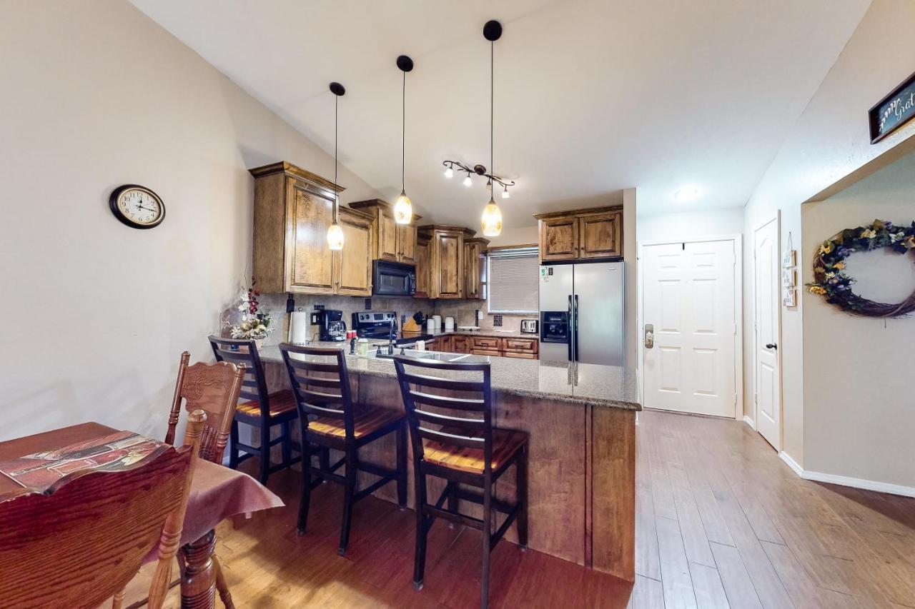 The Bluffs Lakeview Apartment Branson