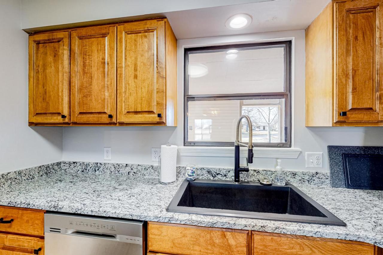 Apartment Pointe Royale Dazeoff Rents Branson