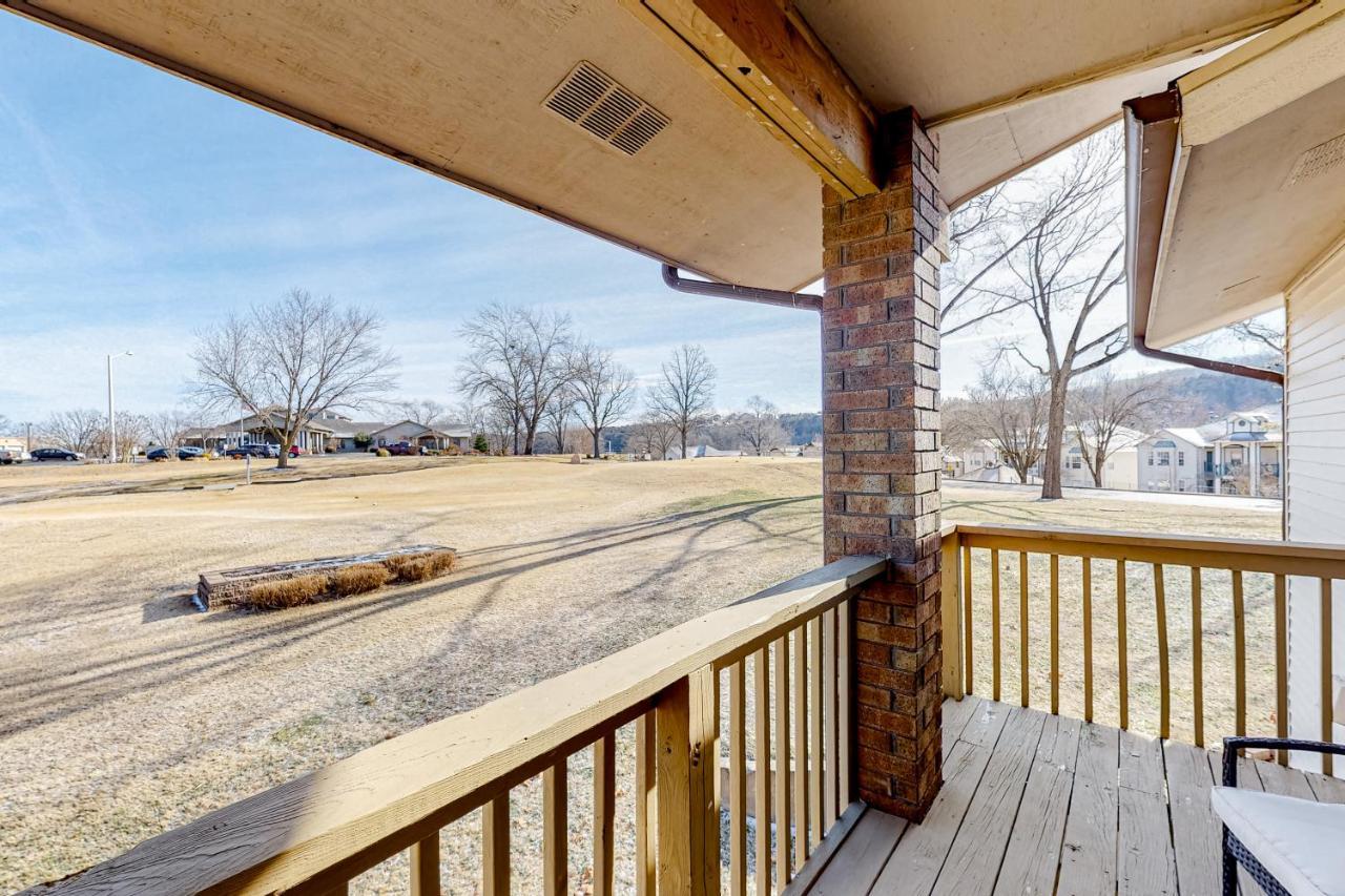 Apartment Pointe Royale Dazeoff Rents Branson