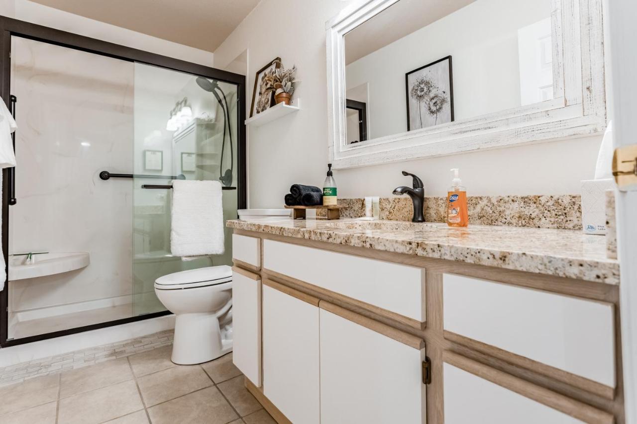 Evergreen Pointe Apartment