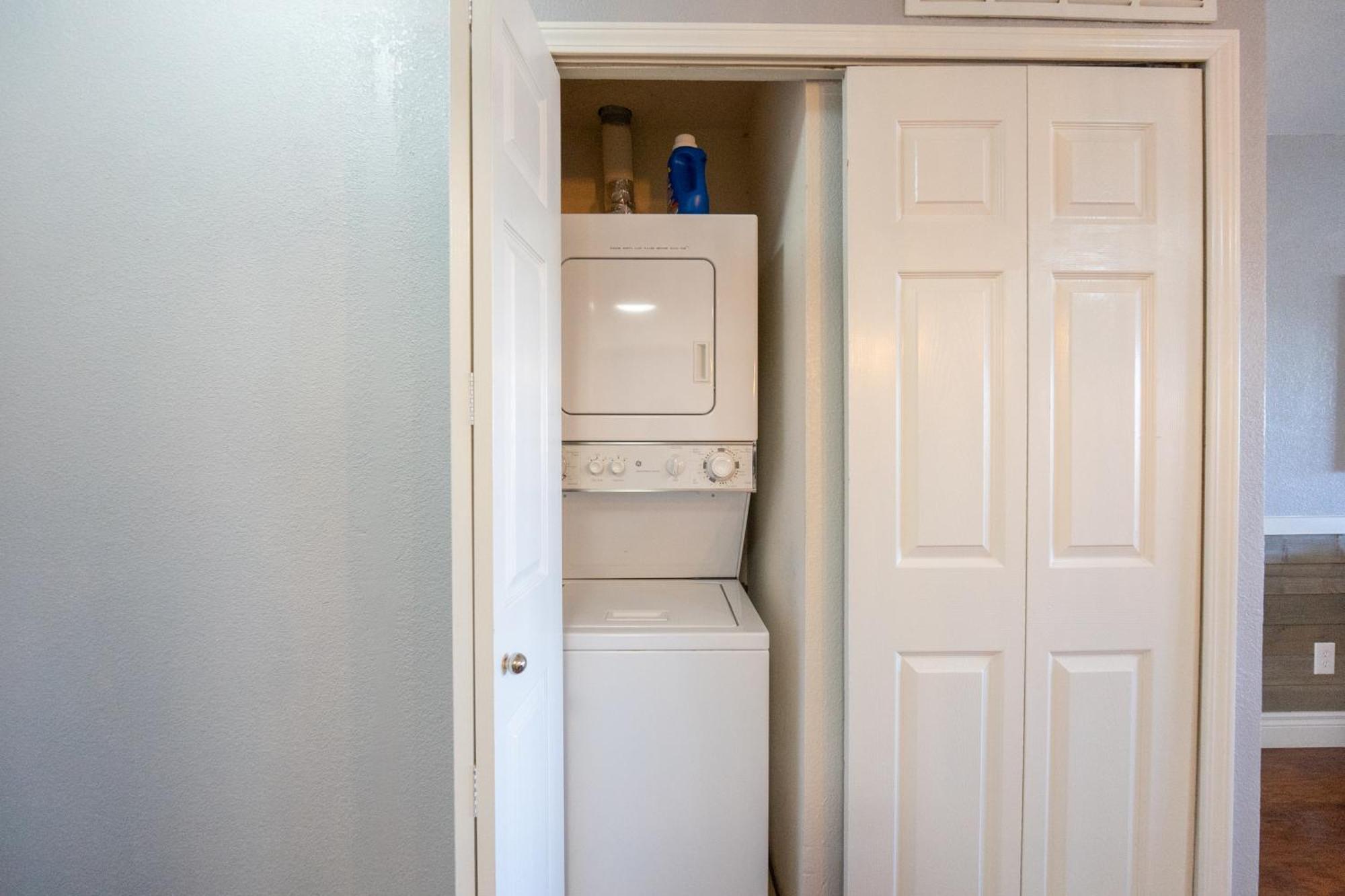 2br Walk-in - Near The 76 Strip - Free Wifi - Pool - Free Tickets Included - Clb-3