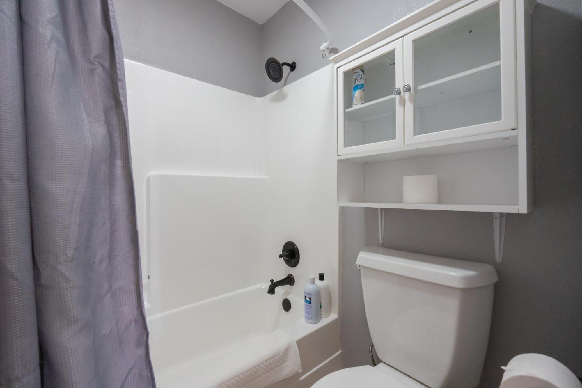 2br Walk-in - Near The 76 Strip - Free Wifi - Pool - Free Tickets Included - Clb-3 * Branson