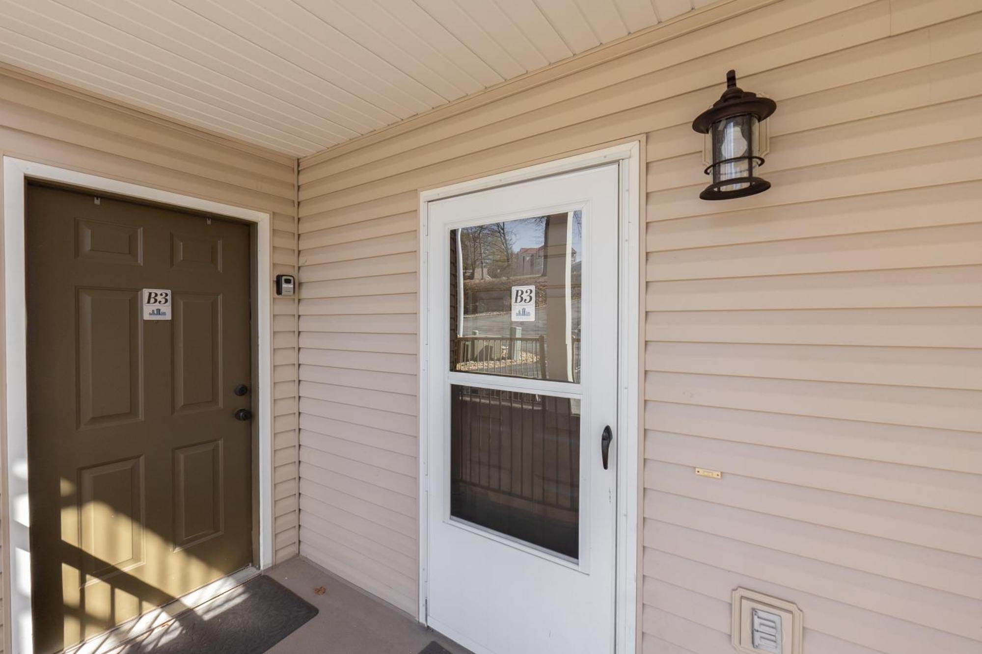 Holiday home 2br Walk-in - Near The 76 Strip - Free Wifi - Pool - Free Tickets Included - Clb-3 Branson