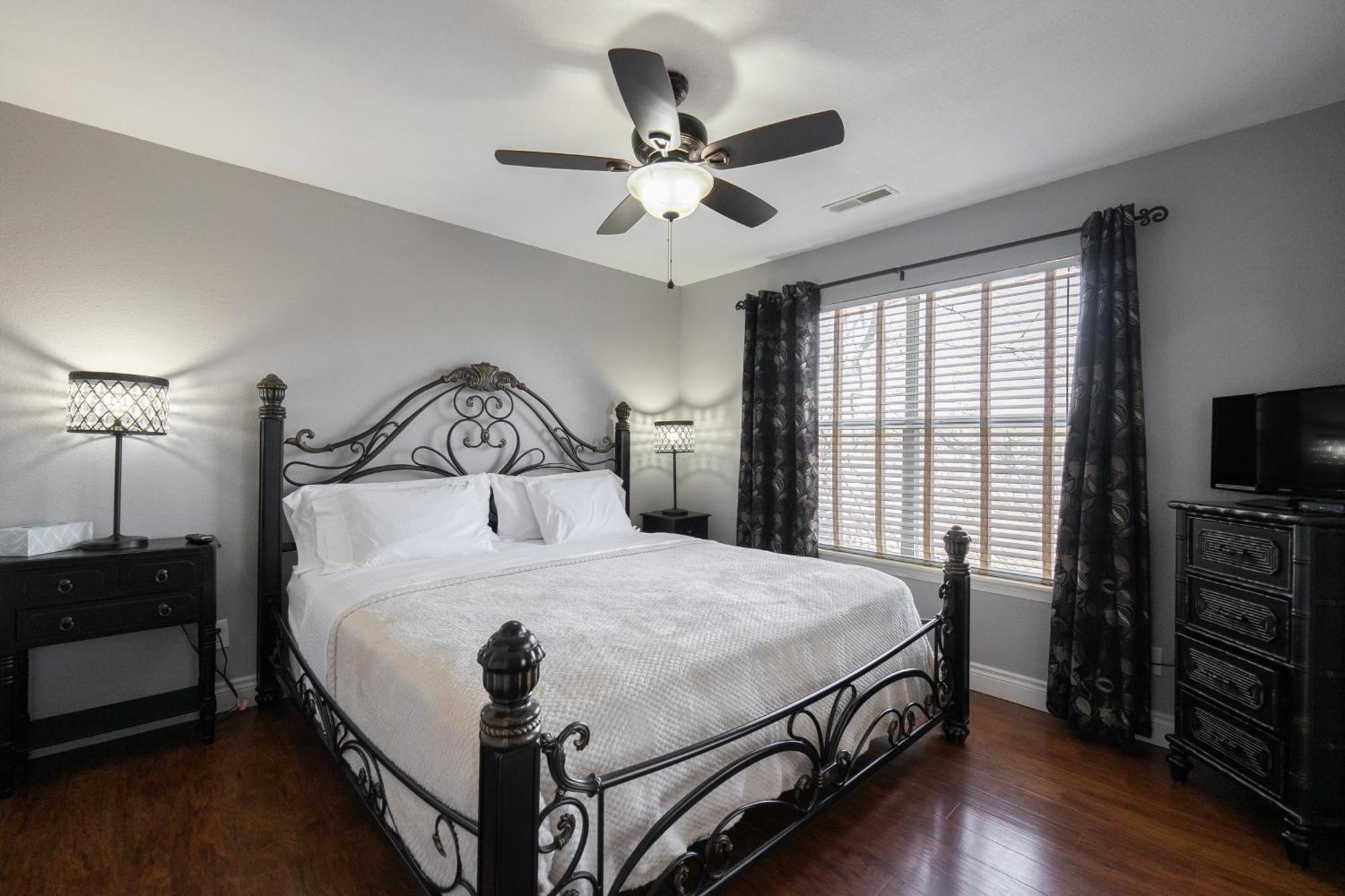 2br Walk-in - Near The 76 Strip - Free Wifi - Pool - Free Tickets Included - Clb-3 Holiday home