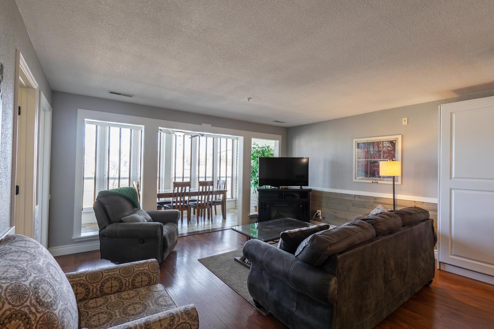 2br Walk-in - Near The 76 Strip - Free Wifi - Pool - Free Tickets Included - Clb-3 Holiday home
