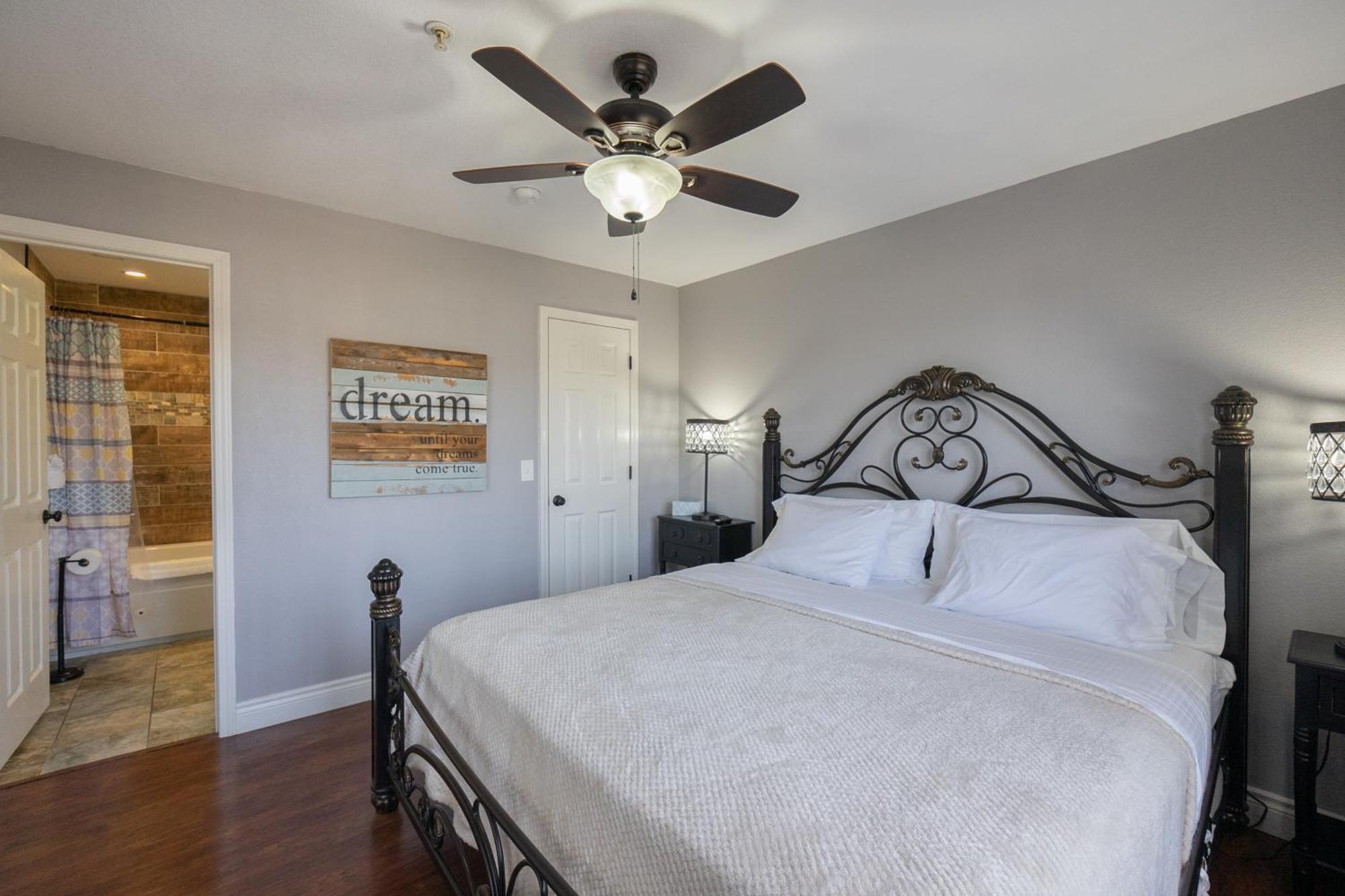 2br Walk-in - Near The 76 Strip - Free Wifi - Pool - Free Tickets Included - Clb-3 *