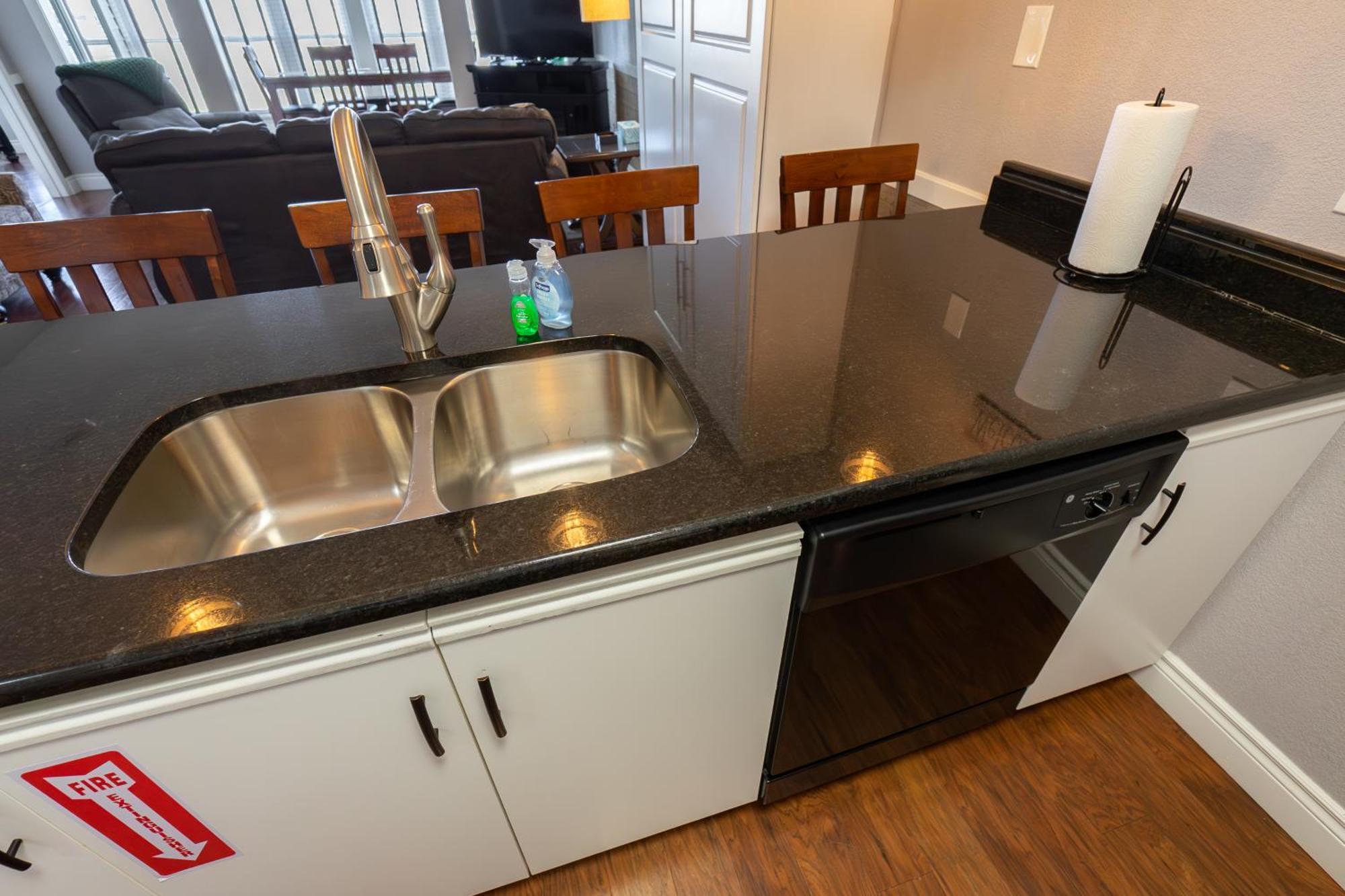 2br Walk-in - Near The 76 Strip - Free Wifi - Pool - Free Tickets Included - Clb-3 Branson