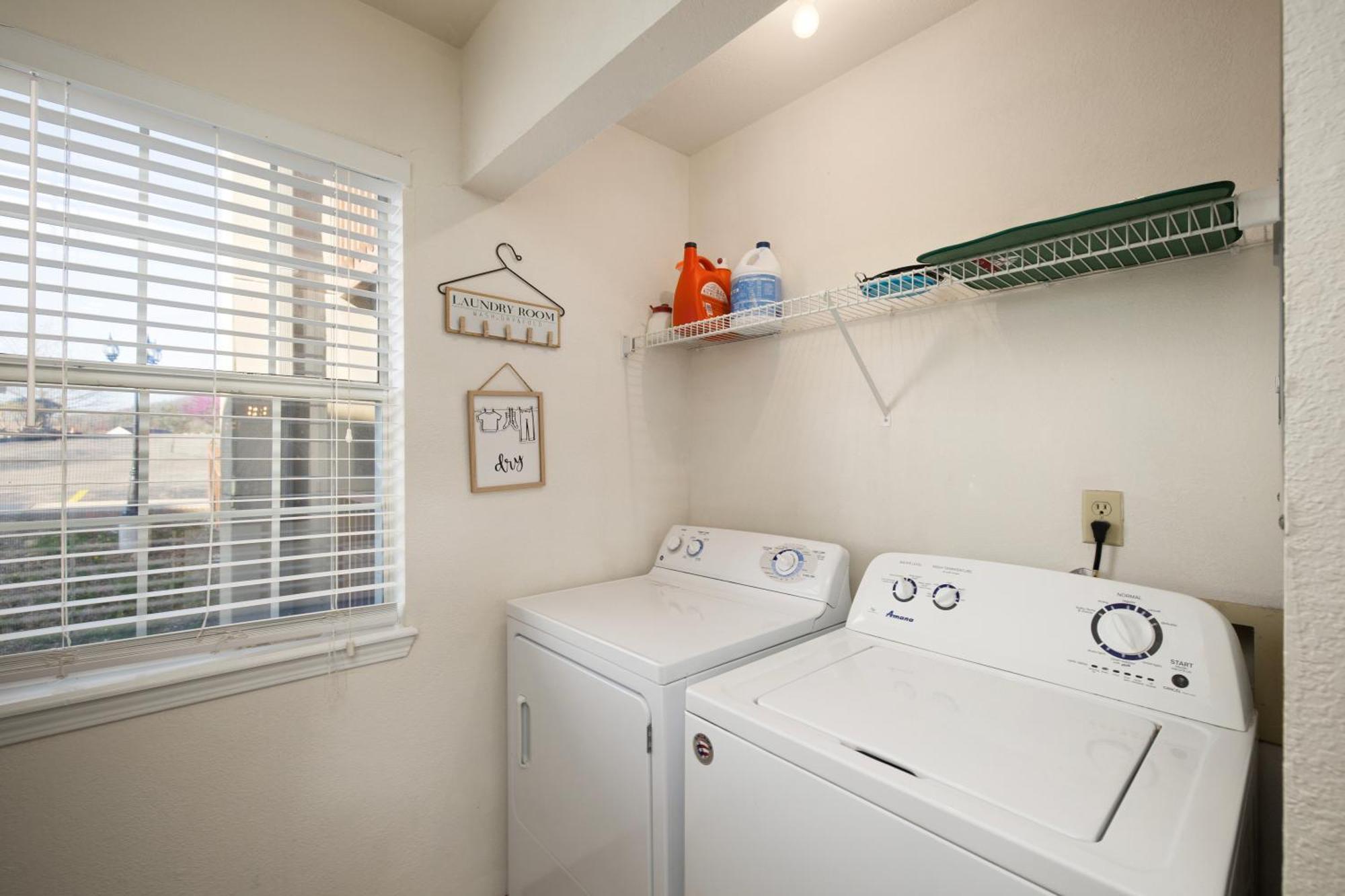 Apartment Walk-in, No Stairs Condo, Pets Welcome, 4 Mins To Silver Dollar City, 14 Mins To Ball Park Of America, Amazing Ozark Mountian Views Branson