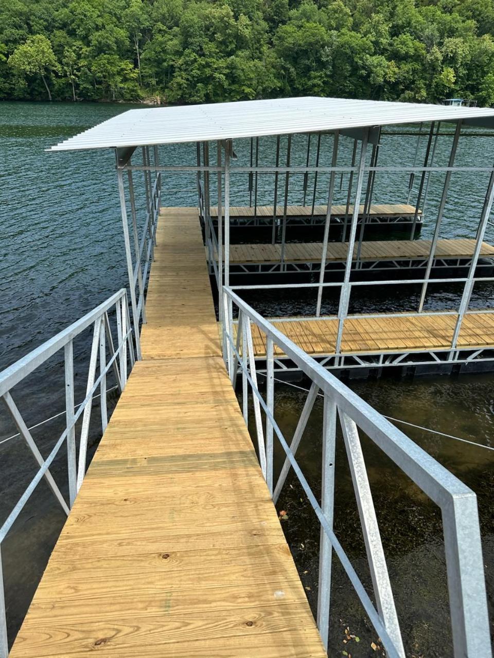 Holiday home Free Attraction Tickets! Trout Fishing! Private Dock! Large Family Gathering Branson