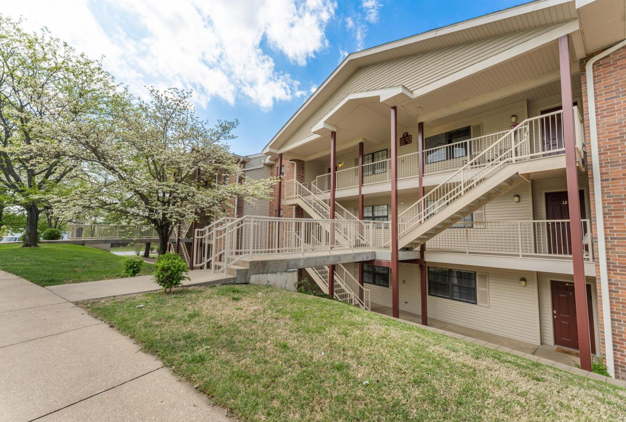 Apartment Free Silver Dollar & Other Attraction Tickets! Spacious, Great Location, Indoor & Outdoor Pools *