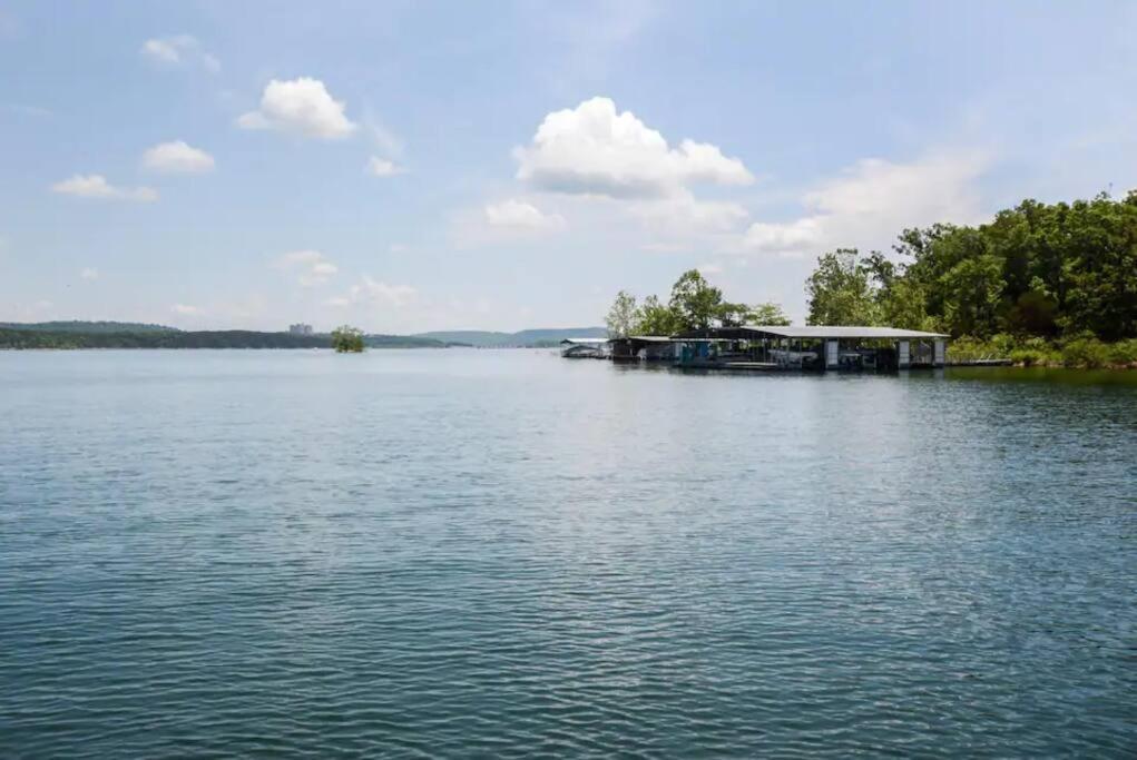 Indian Point Villa#5 At Tribesman On Table Rock Near Silver Dollar City, Branson