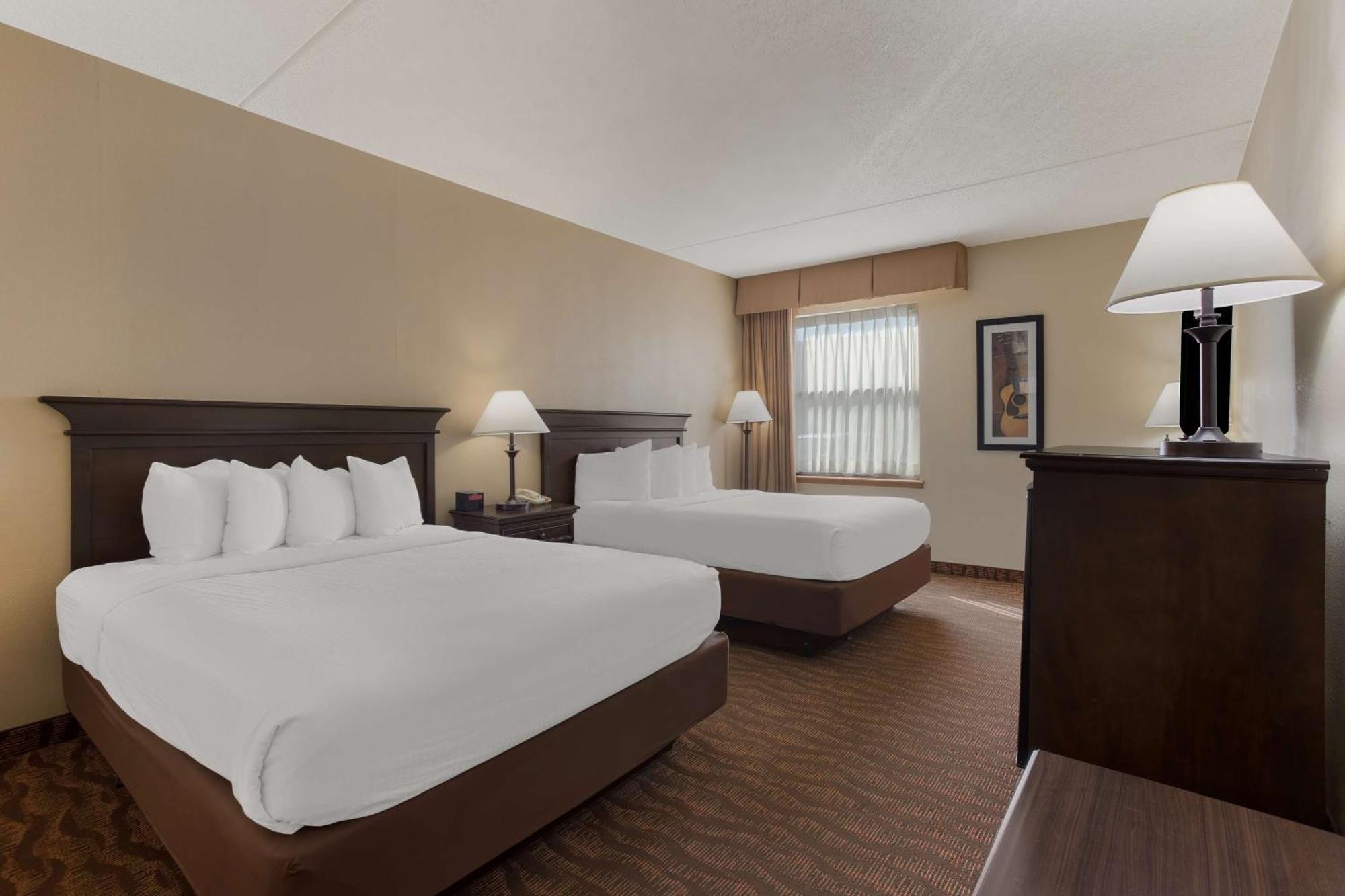 Western Music Capital Hotel 3*