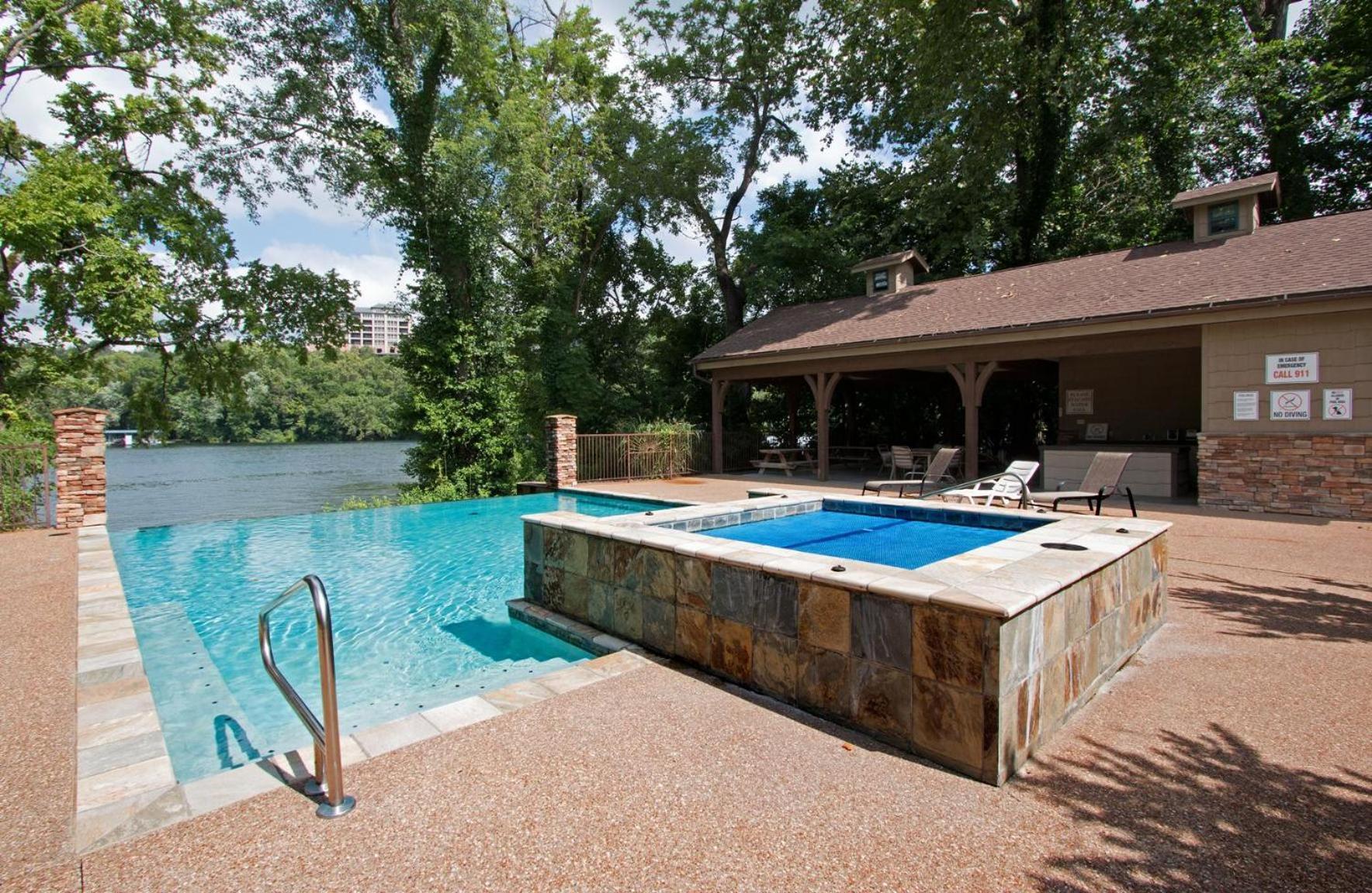 Lakeshore Living Branson