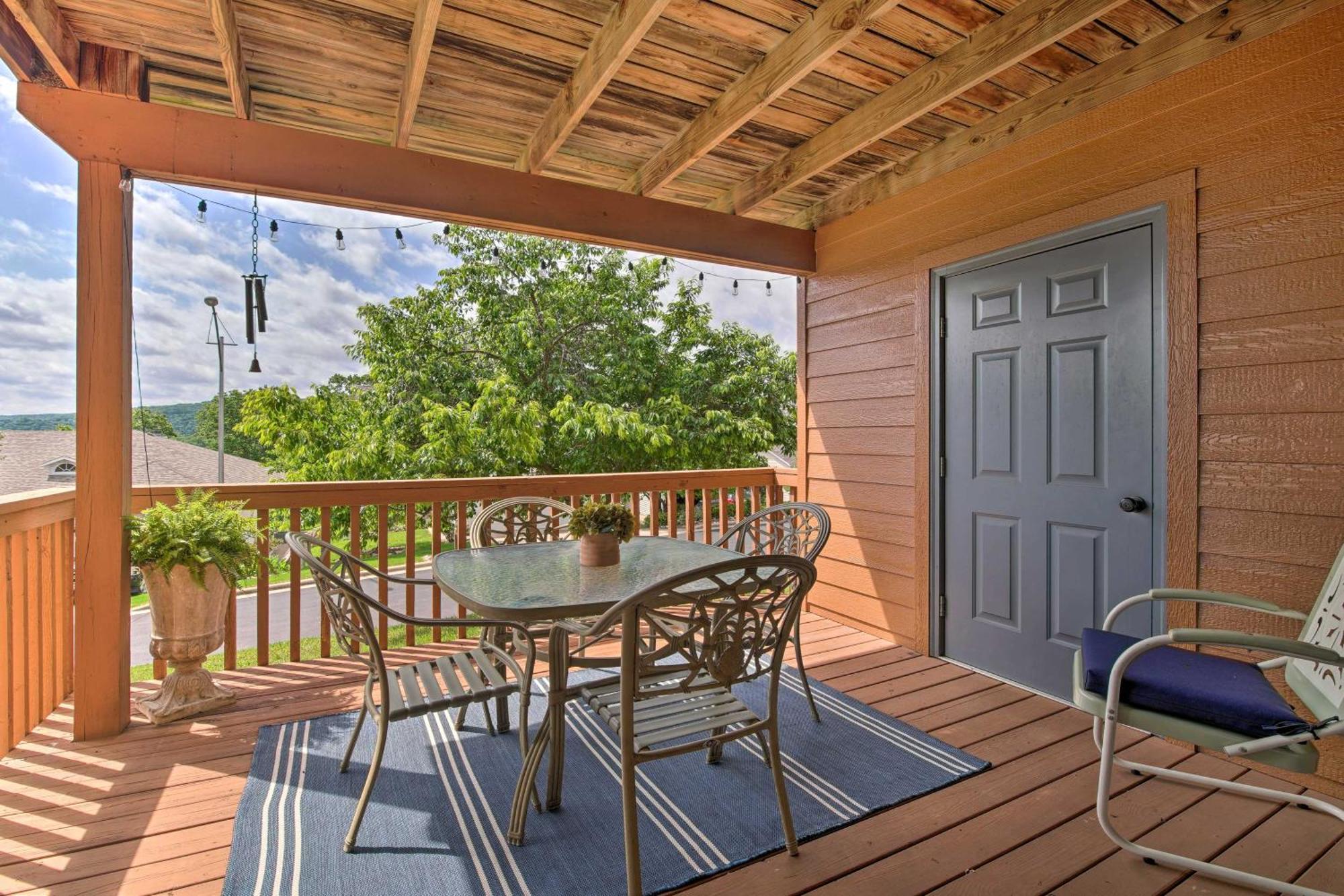 Getaway With Balcony And Amenities! * Branson