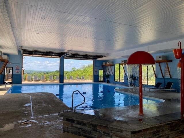Chateau On The Cove Branson