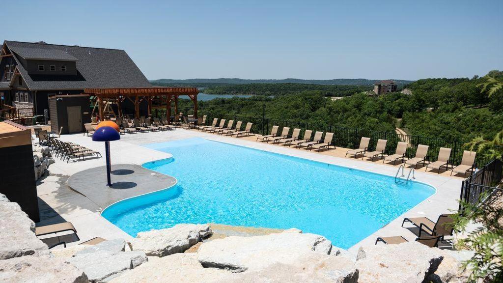 Chateau On The Cove Branson