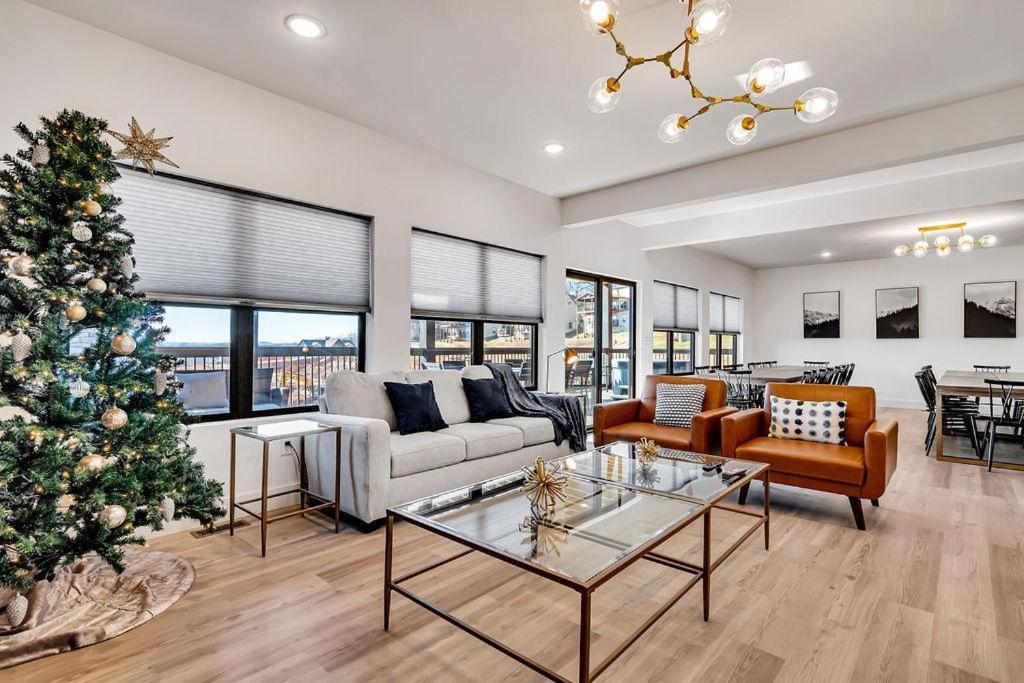 Modern Rustic * Branson