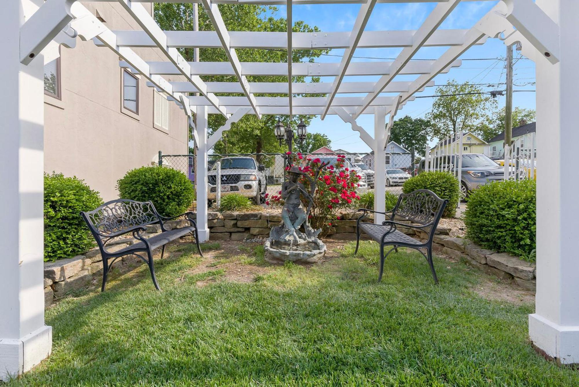Historic - Horseshoe With King Bed - Downtown - Free Tickets Included Branson