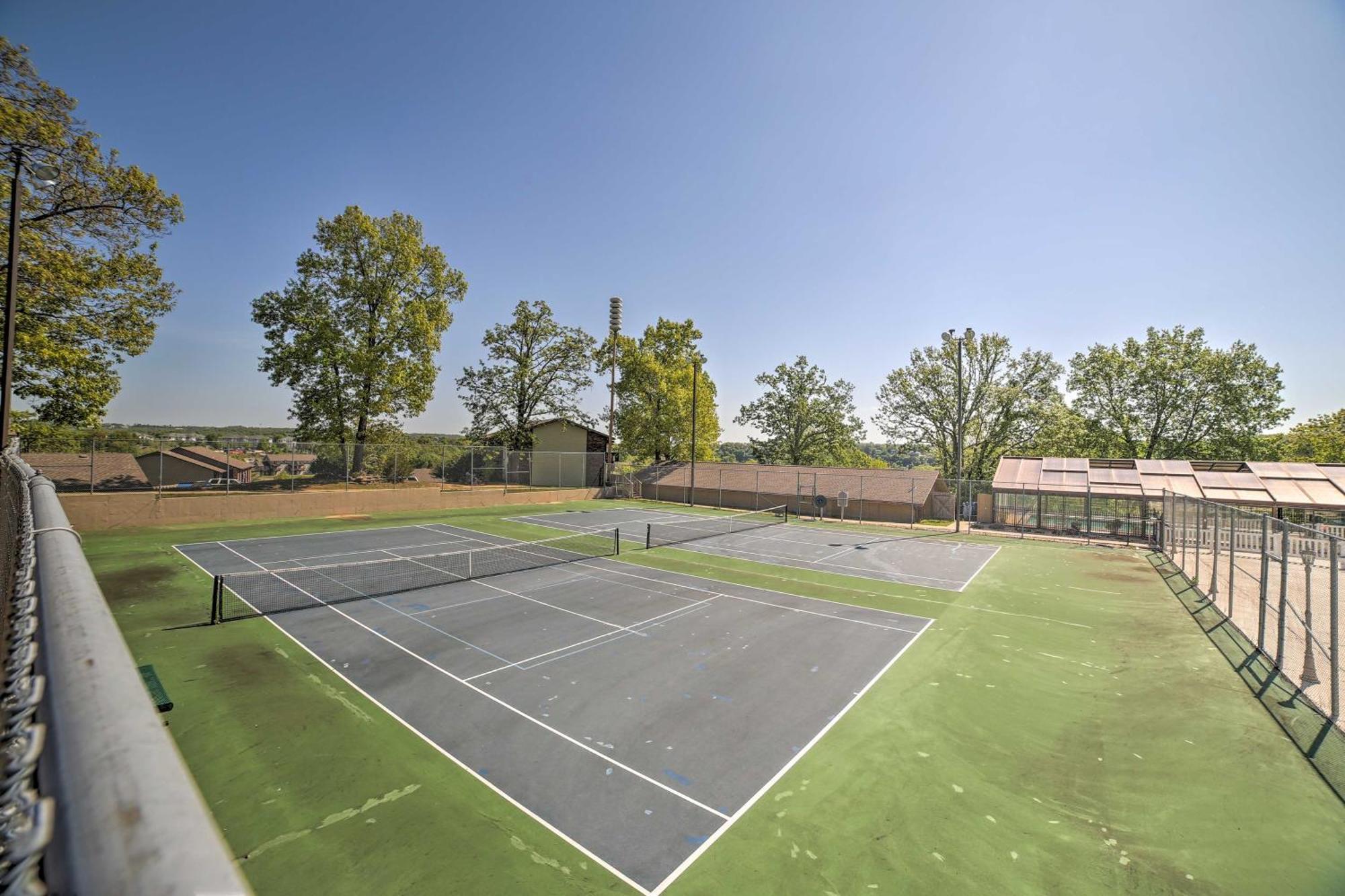 With Screened Patio, Pool Access Apartment *