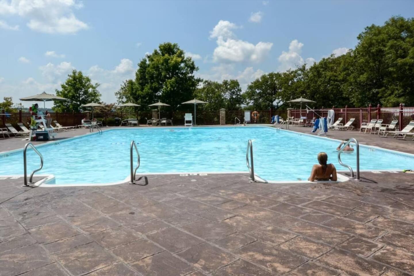 Retreat @ The Hills W/ Pets And Game * Branson