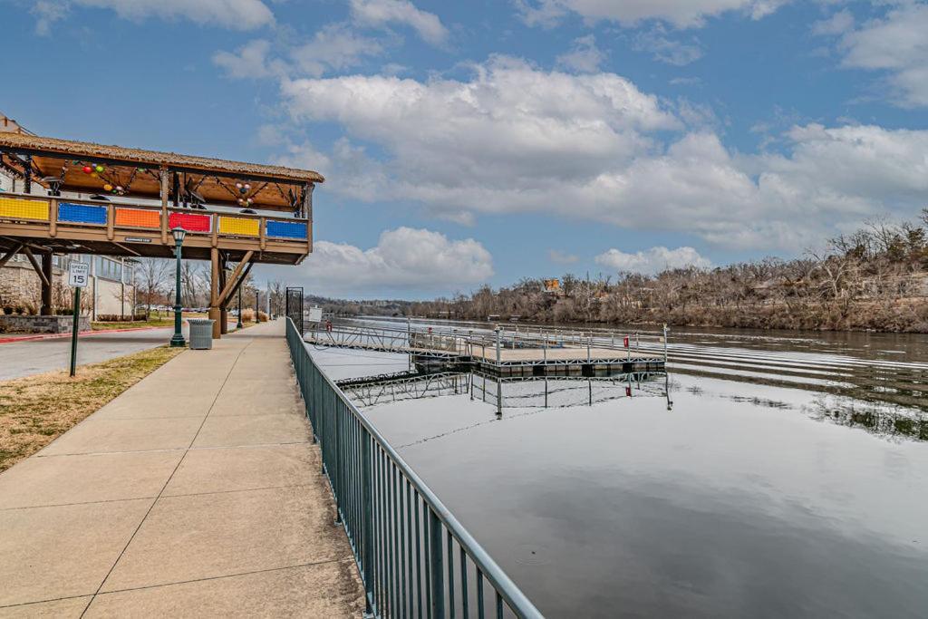 2br - Dock For Fishing - Jacuzzi Tub - Free Tickets Included - Mj4-130 *