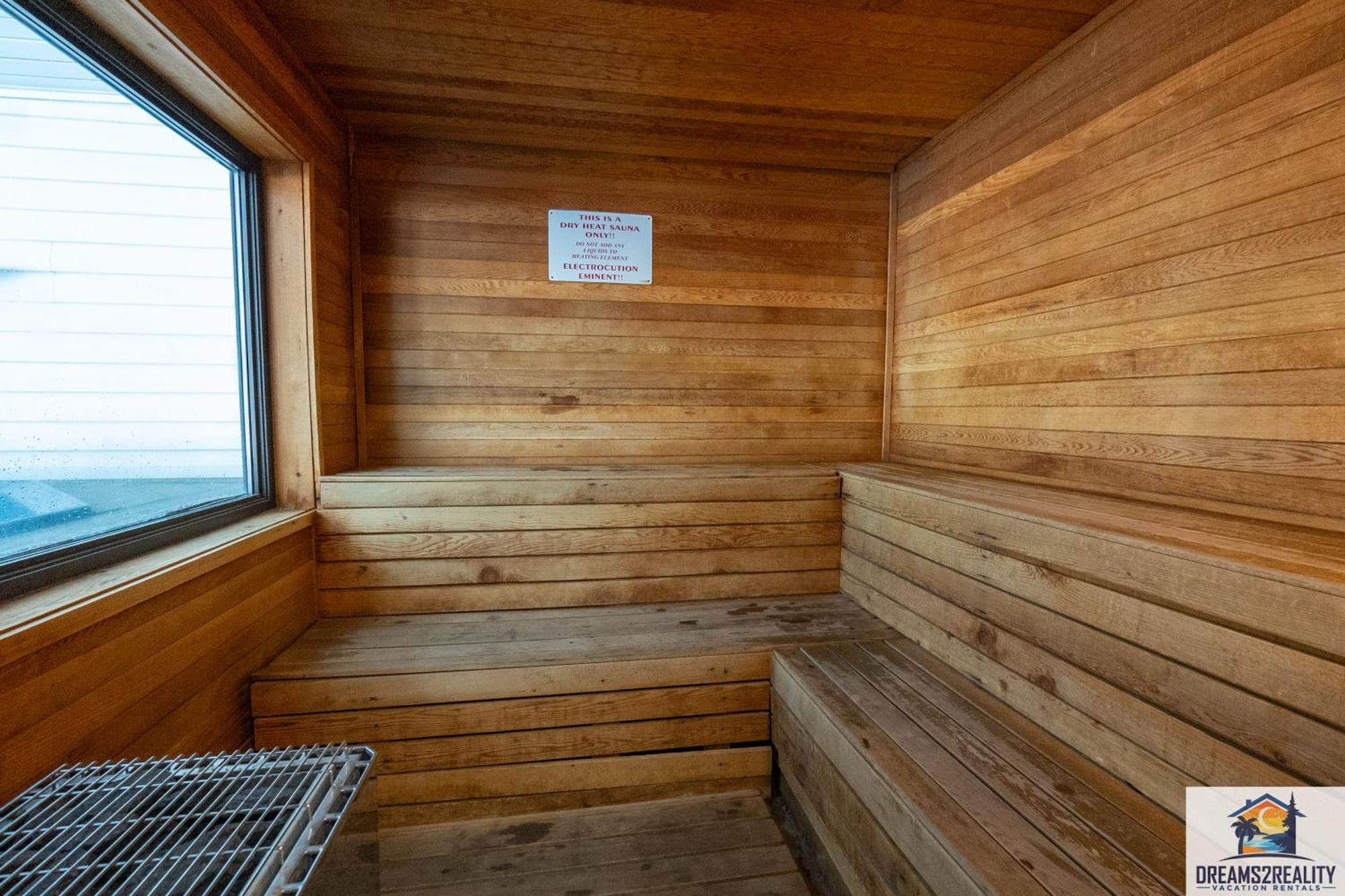 2br Updated - Close To The Strip - 2 Pools - Free Tickets Included - Fhe-3 Holiday home *
