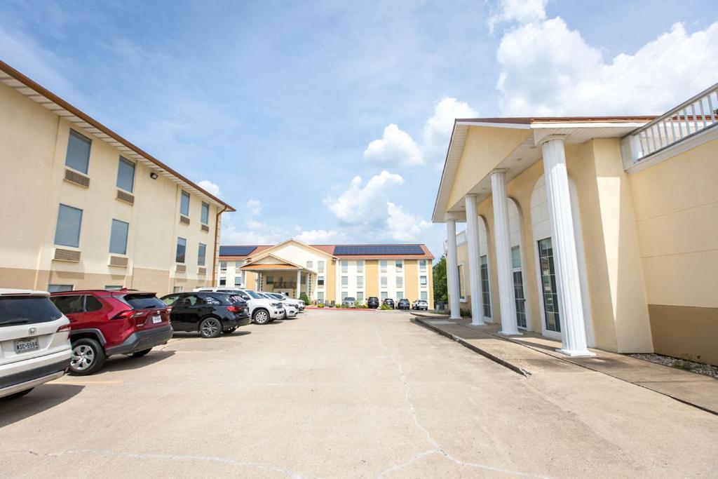 Savannah House Hotel 2*