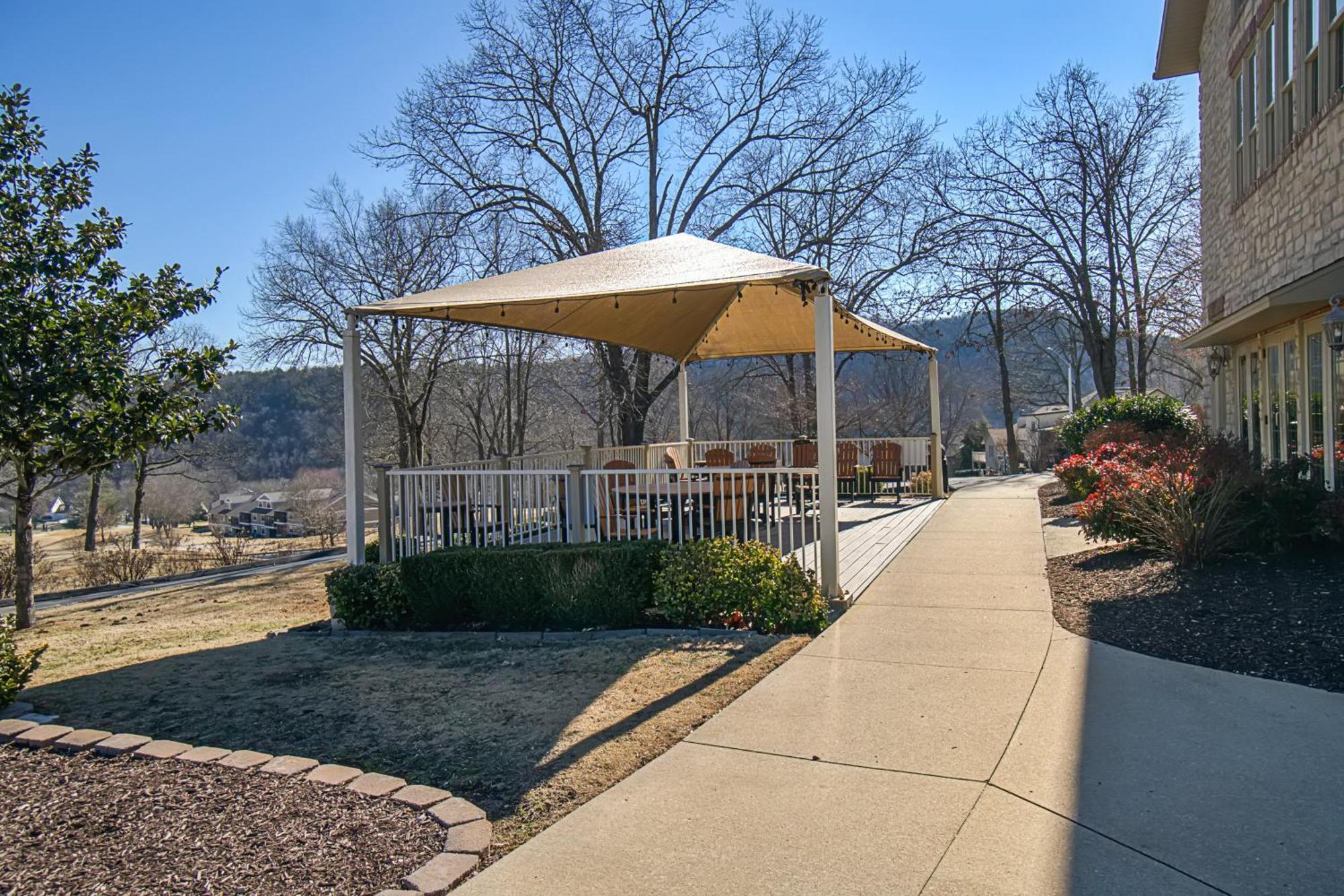 Lofty Retreat & Paradise Pointe *