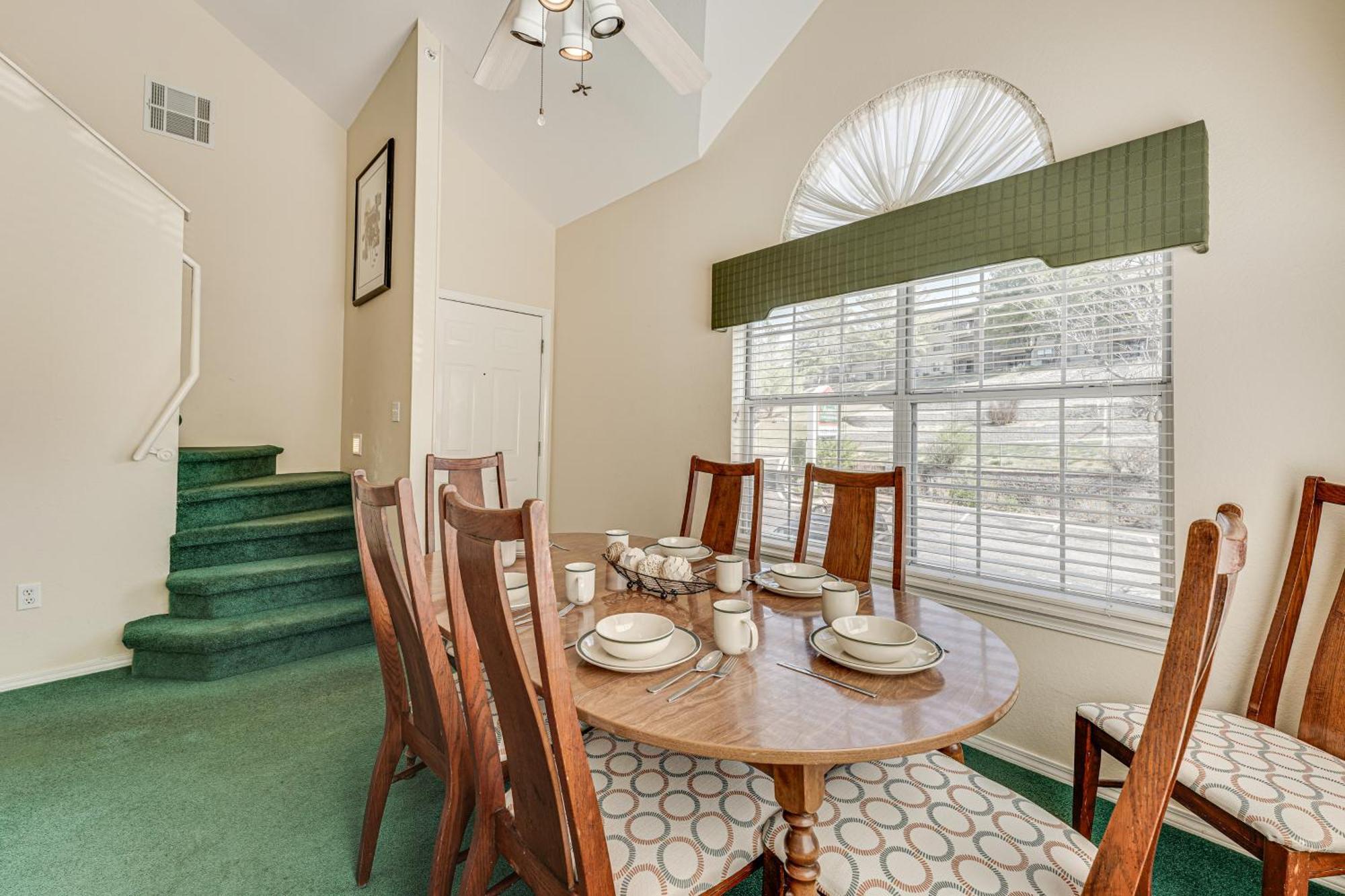 Apartment With Golf Course Views Walk To Strip! Branson