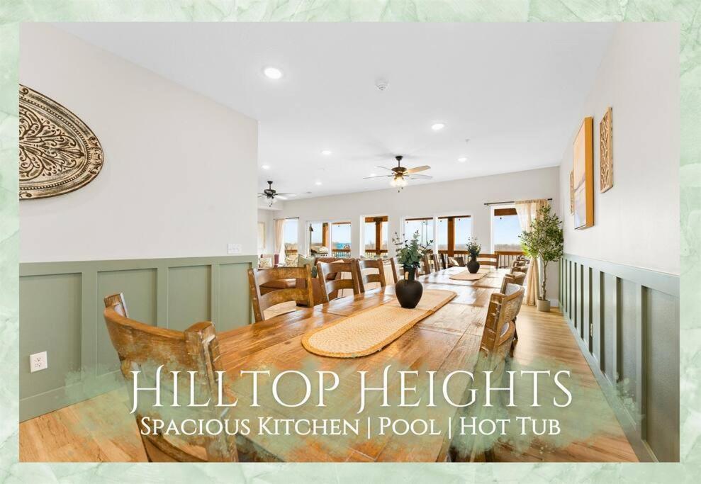 Luxury Lakefront: 9br/8.5ba, Views, Peak Comfort Holiday home