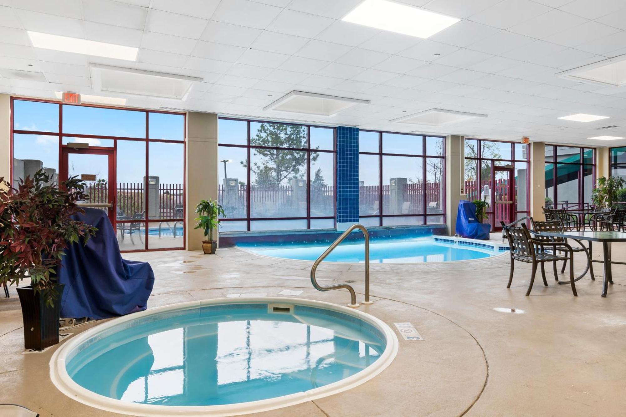 Hotel Thousand Hills Branson