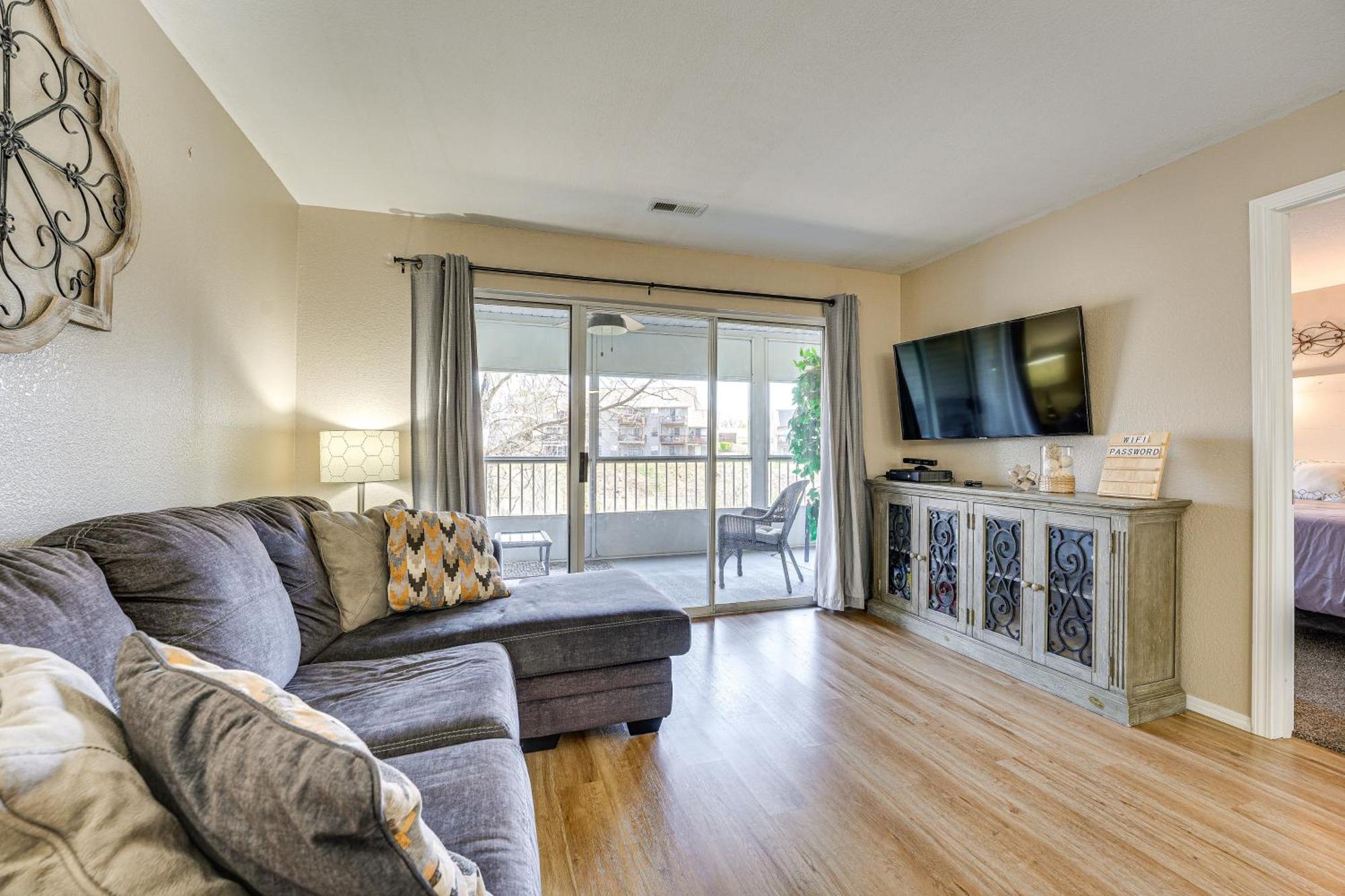 Apartment With Screened Porch 4 Mi To Lake!