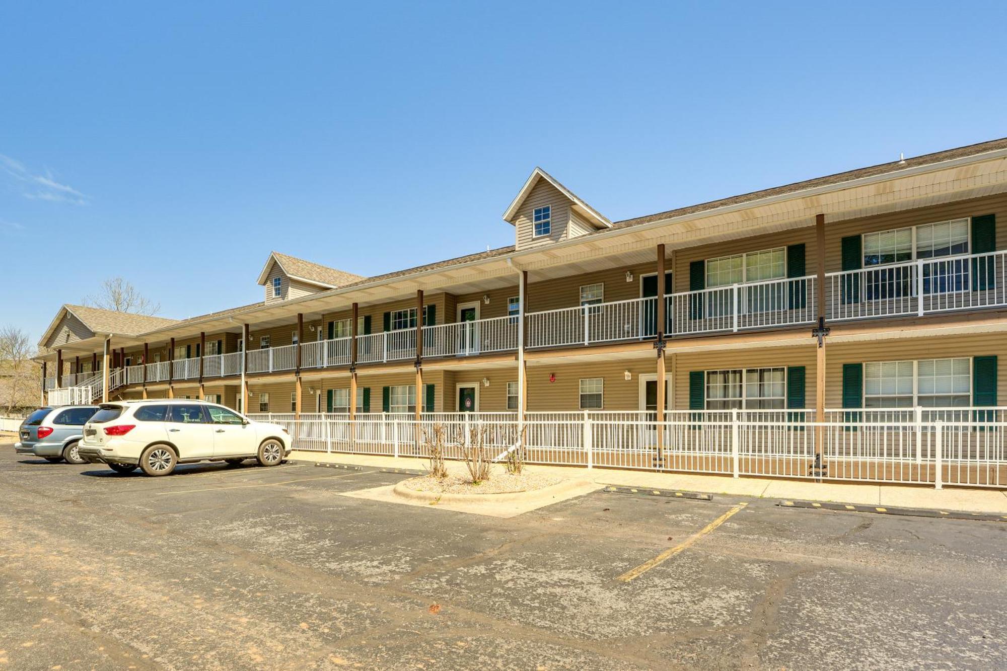 Apartment With Screened Porch 4 Mi To Lake! *