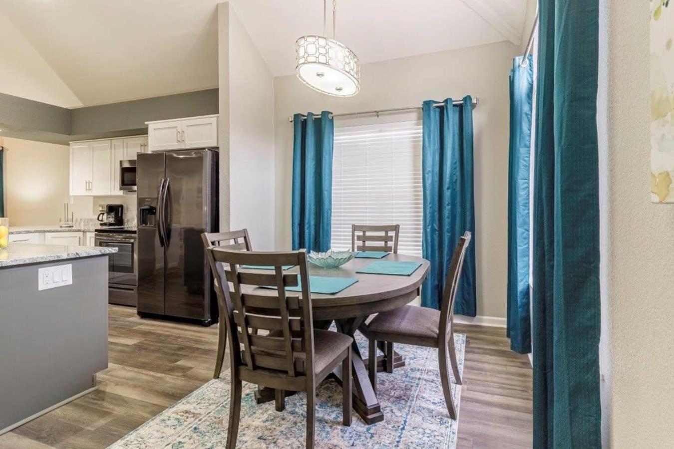 Updated Penthouse On Thousand Hills Golf Course With Views And Close To 76 Apartment *