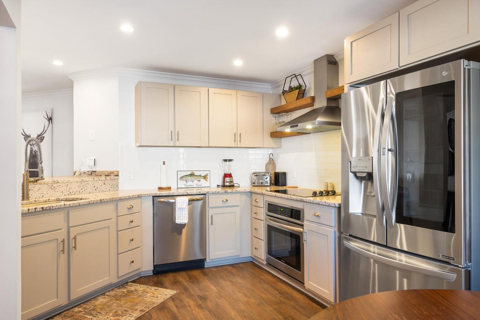 Apartment Lavish Escape With And Access *