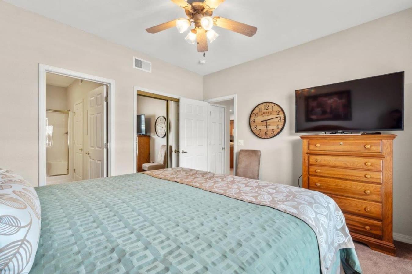 At Thousand Hills Walkin With Elevator Golf Front And Close To 76 Holiday home