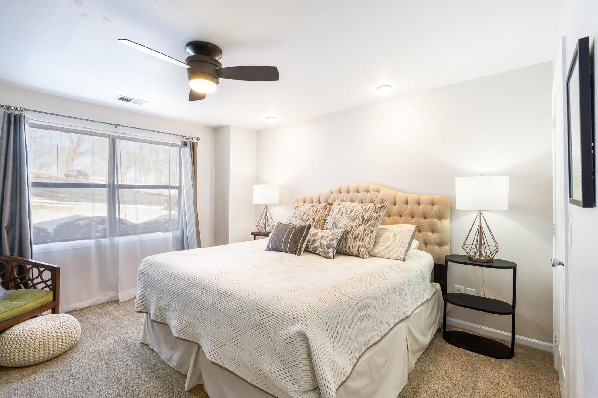 Apartment Lavish Escape With And Access
