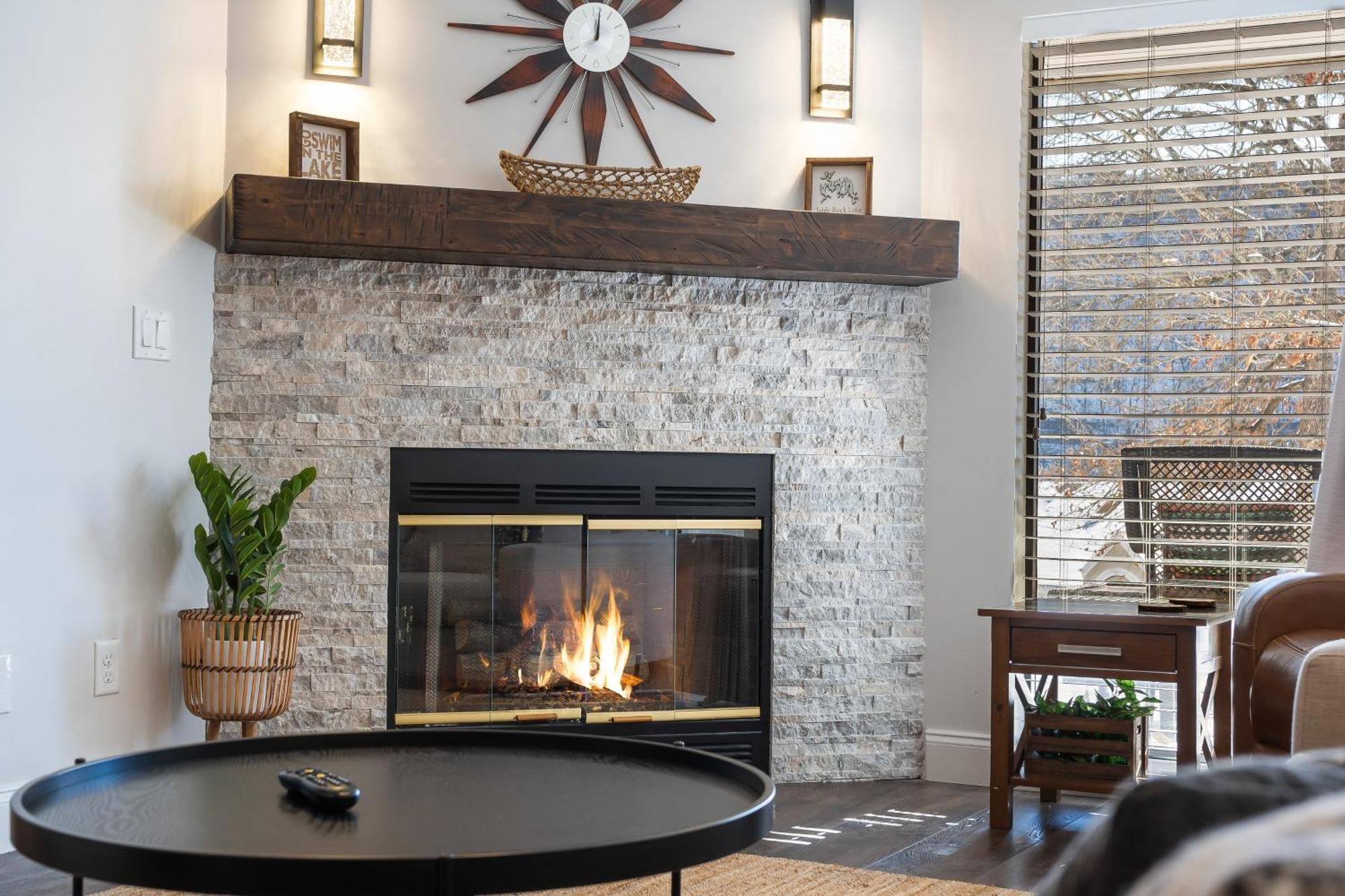 Apartment Lavish Escape With And Access Branson