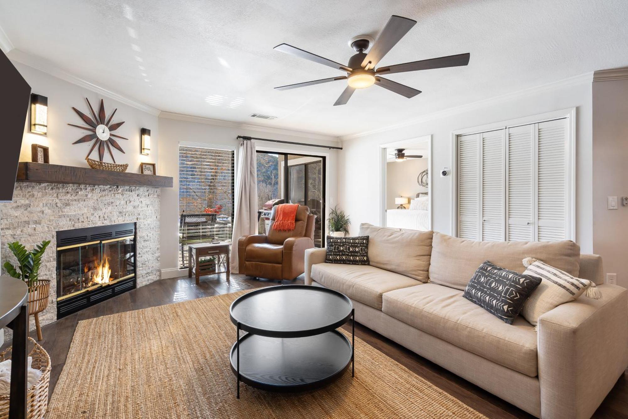 Apartment Lavish Escape With And Access