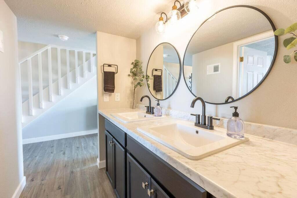 White River - Newly Updated! Apartment