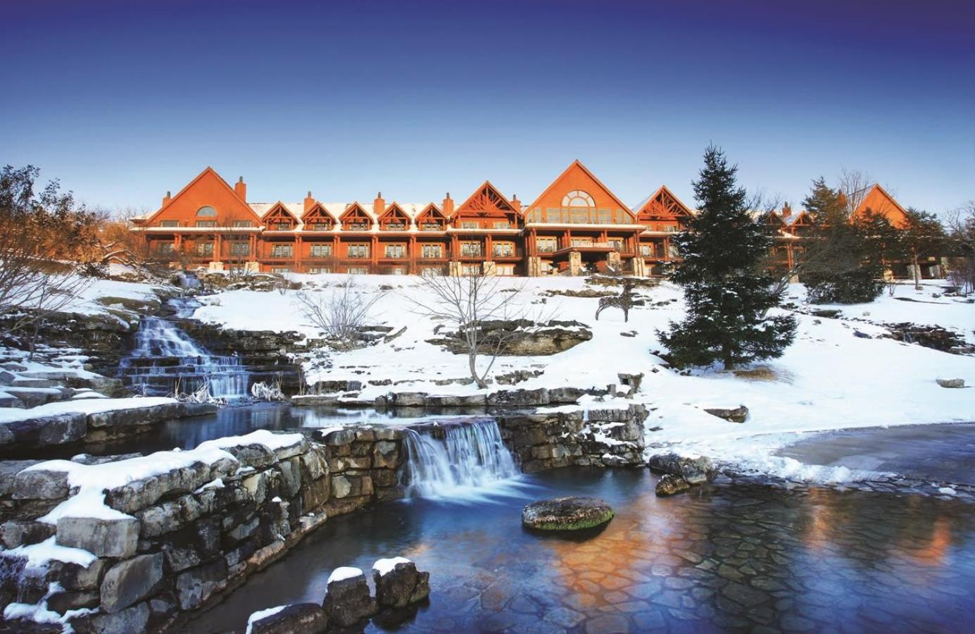 Penthouse Thousand Hills Golf Front With Pool Close To 76 And Sleeps 8 * Branson