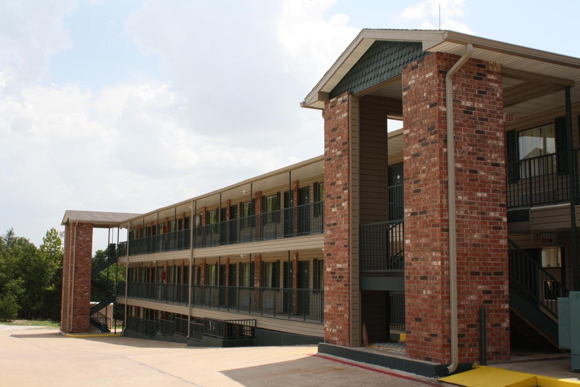 Gables 2* Branson