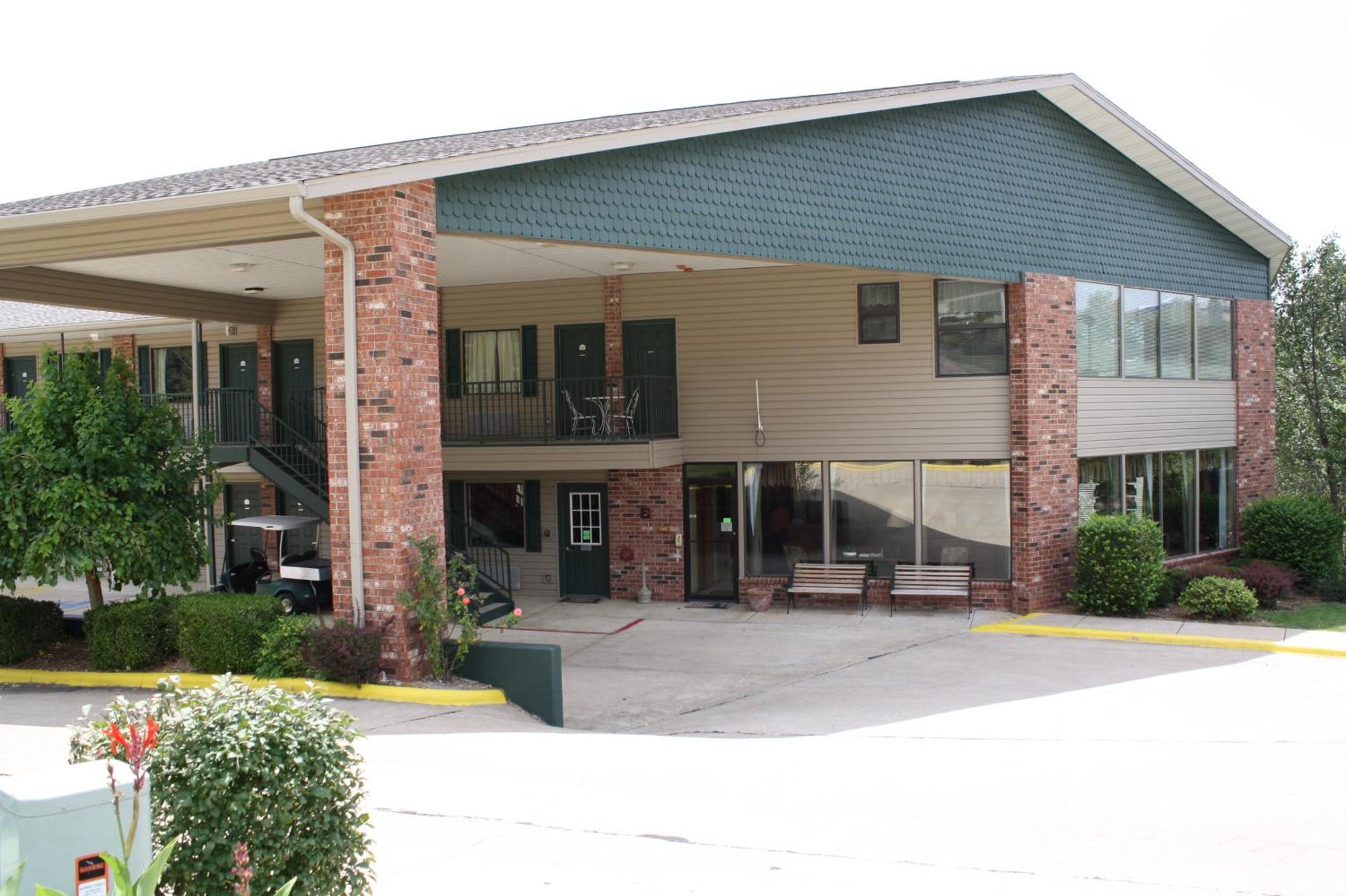Gables Motel 2*