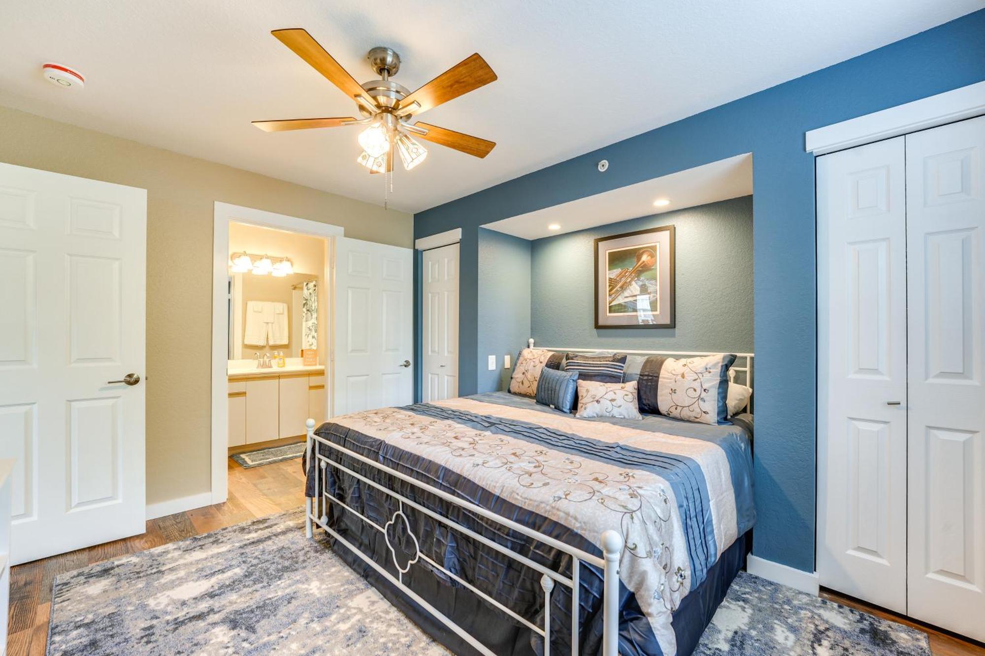 Convenient With Amenities! Branson