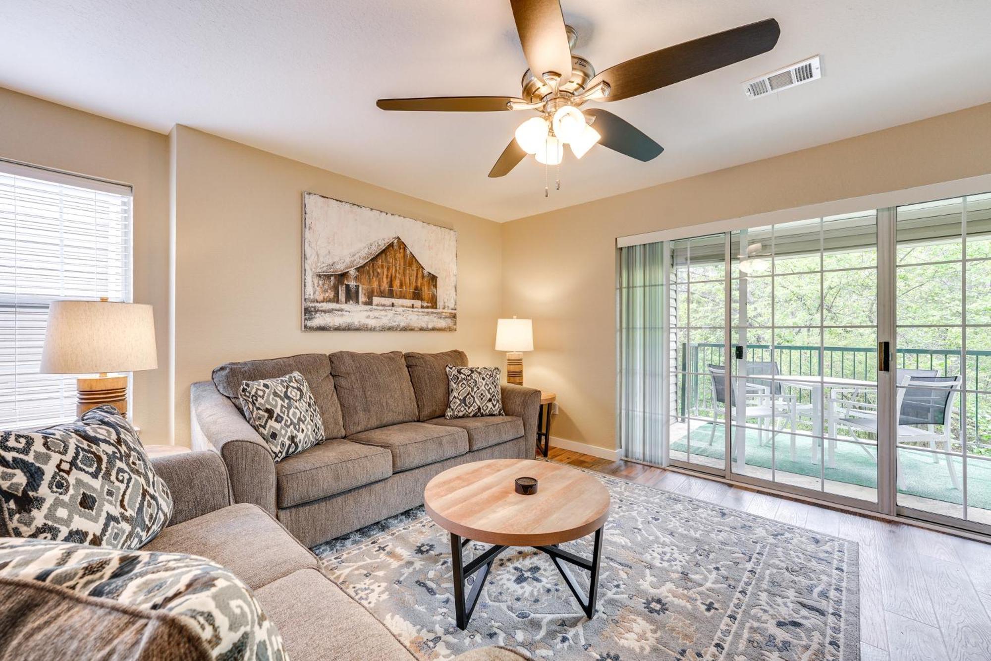 Apartment Convenient With Amenities!