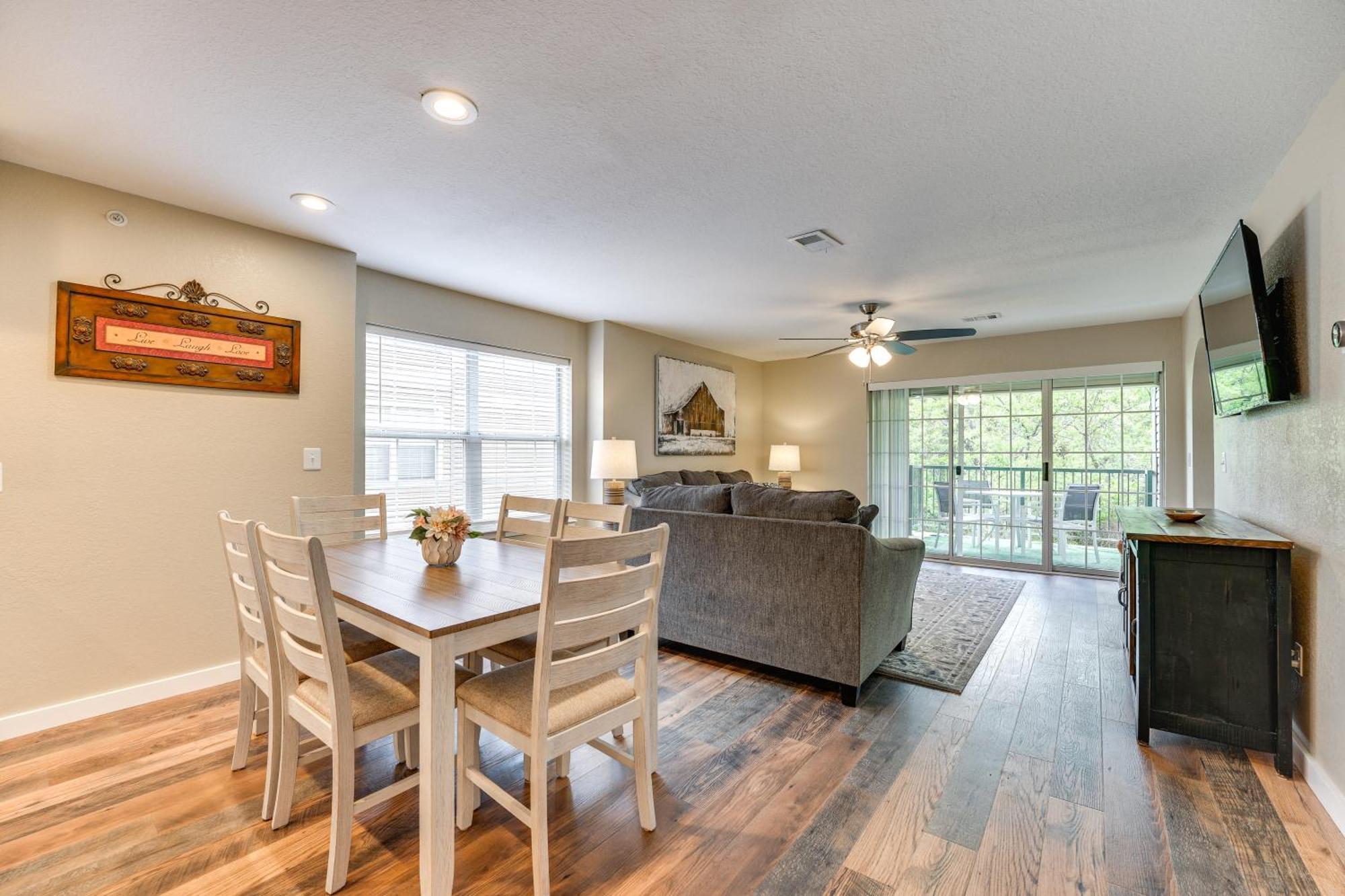 Convenient With Amenities! Branson