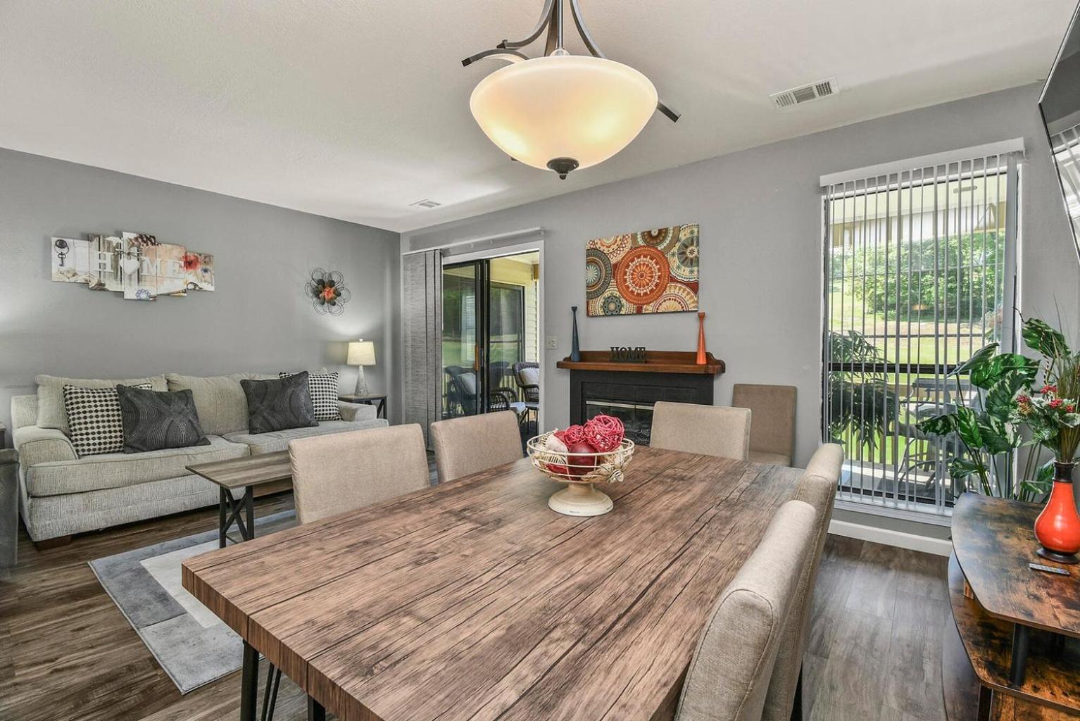 Table Rock Escape At Pointe Royale *