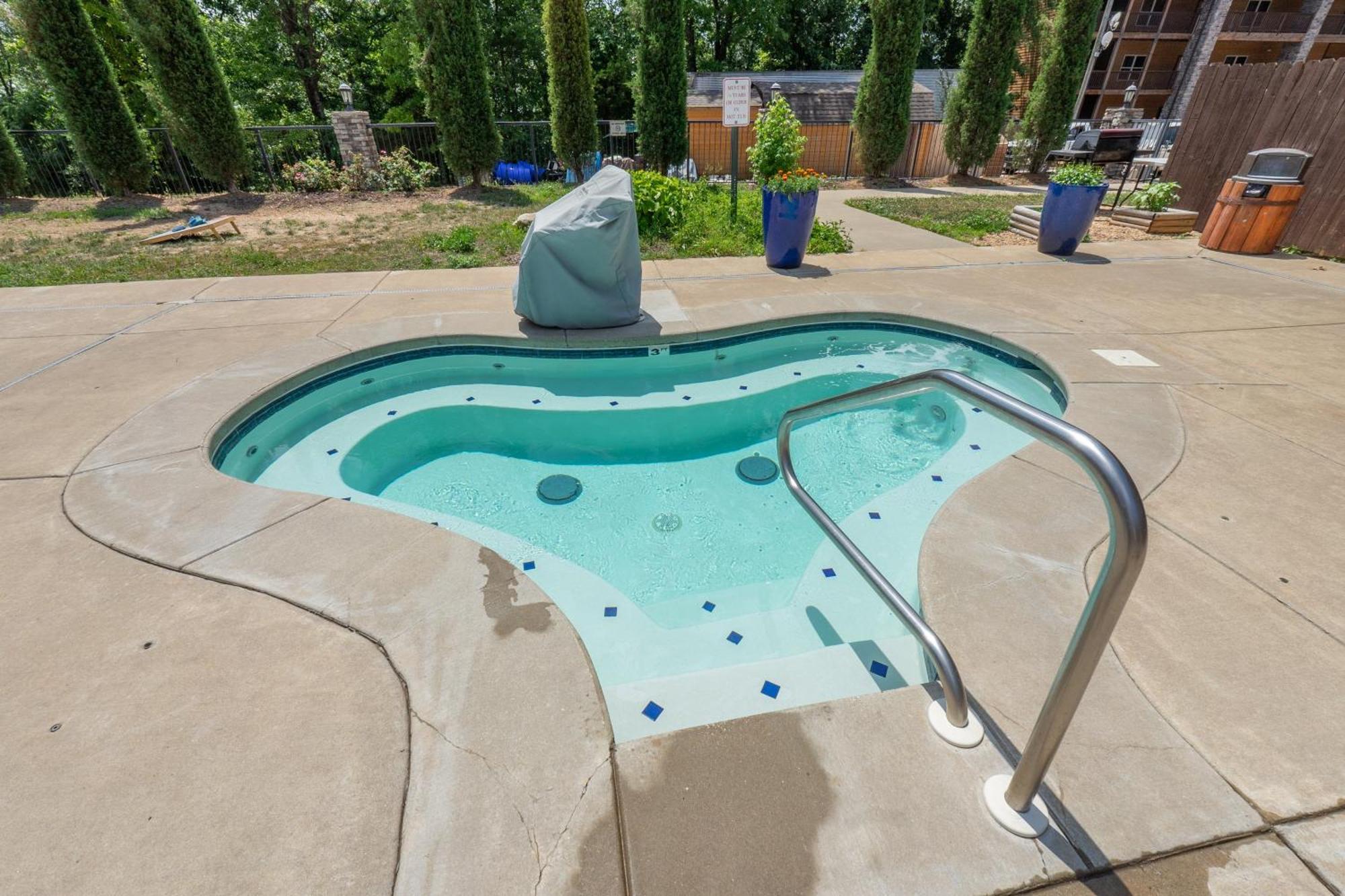 3br Walk-in Near Silver Dollar - Game - Pool - Free Tickets Included - Rr93a Holiday home Branson